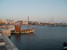 Naxos_Harbour.jpg