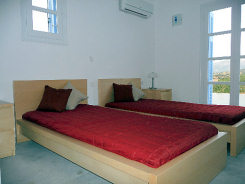 Twin_Bedroom